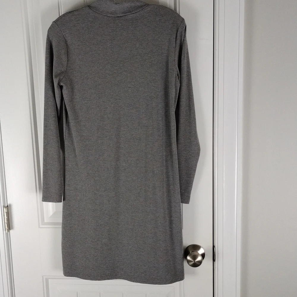 H&M Gray Ribbed Turtleneck Dress Size Small - Picture 2 of 6